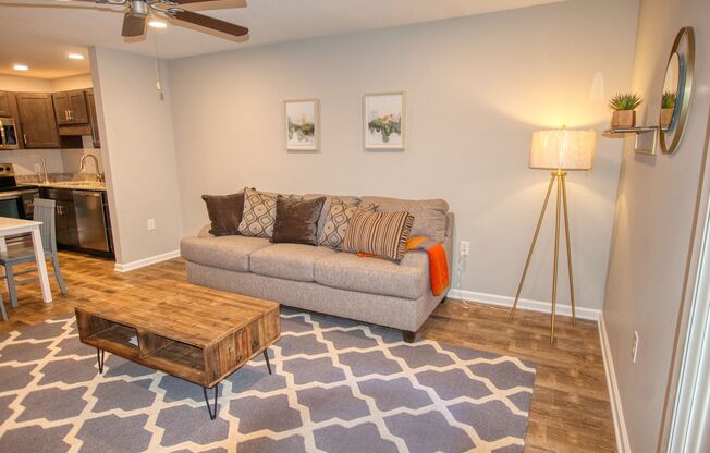 2 beds, 1 bath, 900 sqft, $2,212, Unit E 116