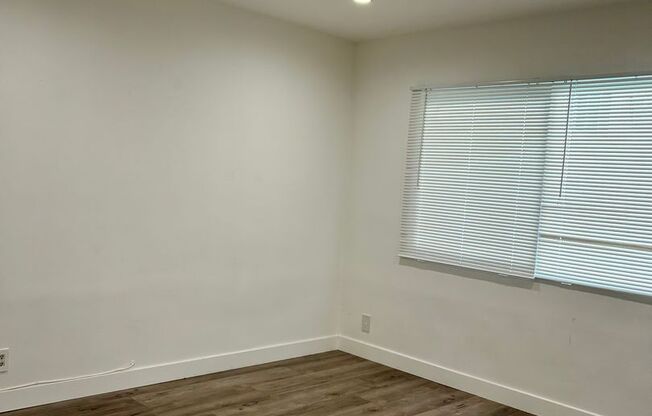 2 beds, 1 bath, 1,150 sqft, $2,350, Unit Unit 4