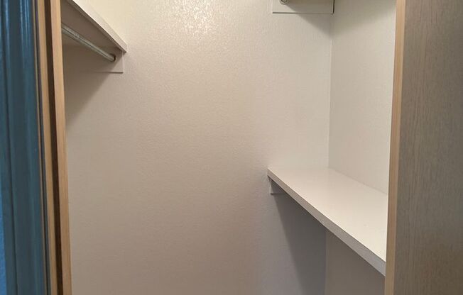 1 bed, 1 bath, 760 sqft, $725, Unit 14