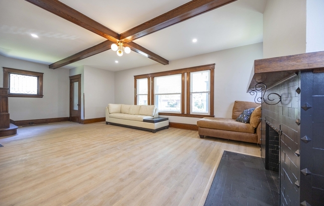 1496 E 107 ST