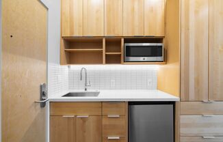 Studio, 1 bath, 185 sqft, $999