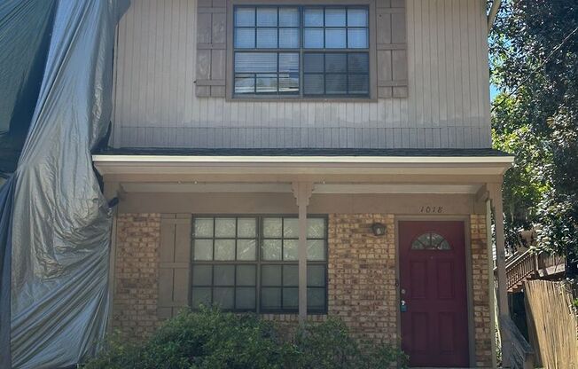 2 Story townhome on the Eastside!!!