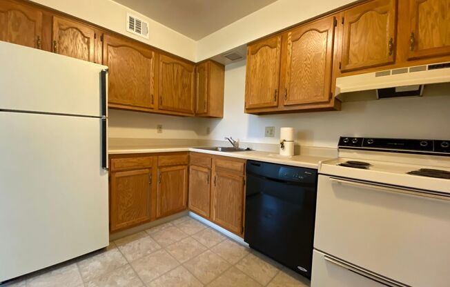 Wonderful 2BR at Bellwood Manor! Dishwasher In Unit - Call Today for a Tour!