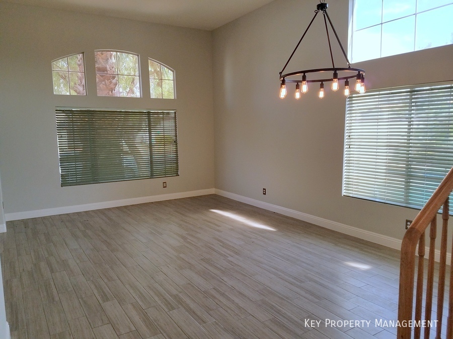 53 DESERT DAWN LN