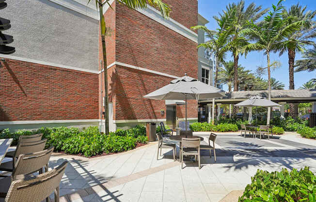 Outdoor Patio at One Plantation Apartments in Plantation, FL 33324