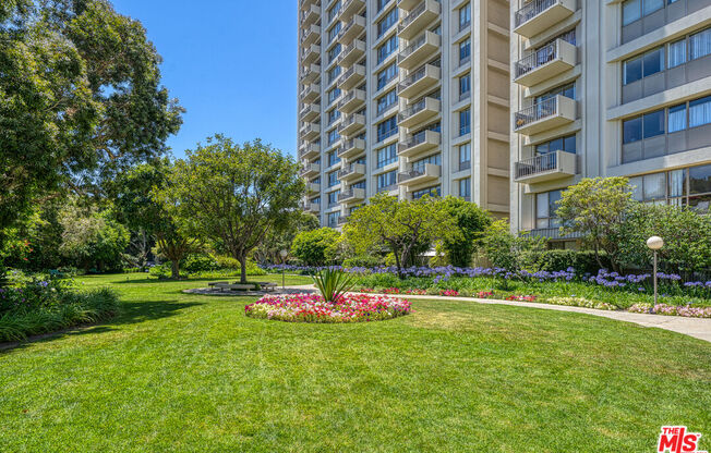 2 beds, 2 baths, 1,080 sqft, $6,300, Unit 808