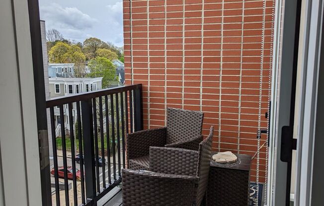 3 beds, 1 bath, 1,065 sqft, $4,160, Unit PH5