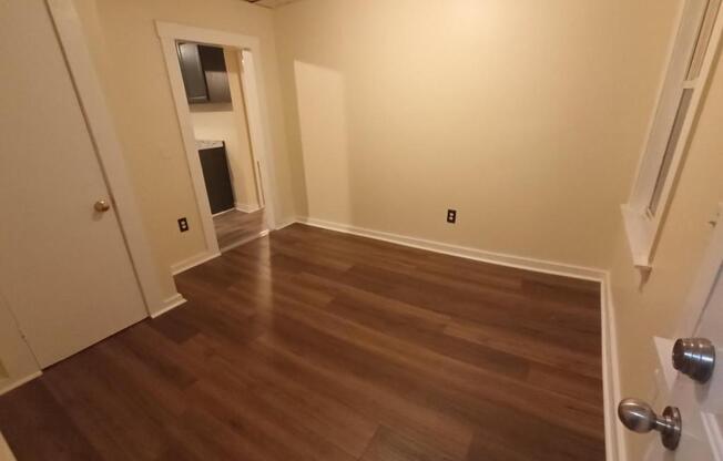 6 PLUM ST
