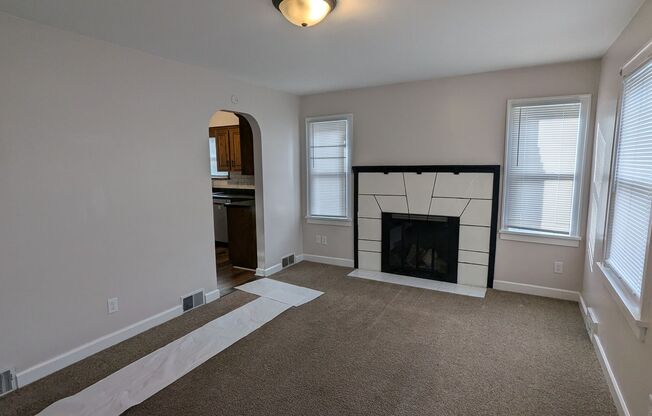 3 beds, 1 bath, $1,400