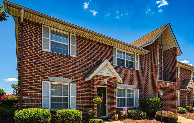 Exterior of  Holly Point Apartments in Chesapeake