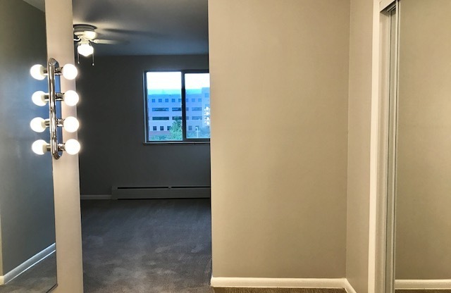 1 bed, 1 bath, 727 sqft, $1,475