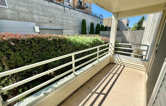 2 beds, 1.5 baths, 850 sqft, $2,195, Unit 106