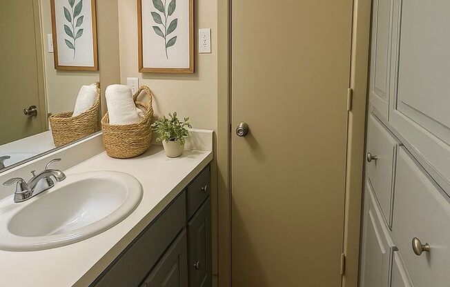 3 beds, 2 baths, 1,085 sqft, $1,145, Unit 240