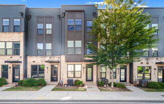 Luxury 4-story, 3-bed, 3.5 bath Townhome in Tremont Square of South End!