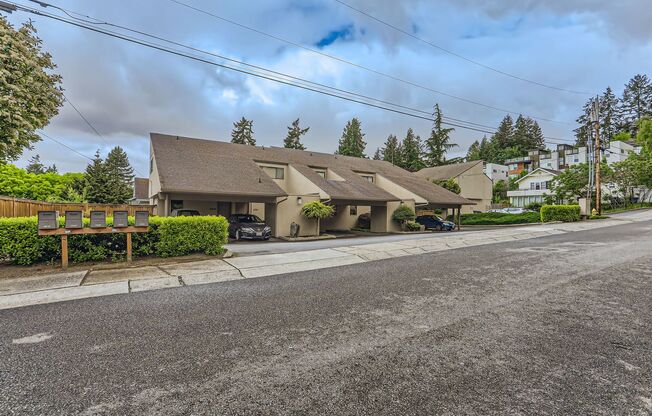 8389-8397 Redmond