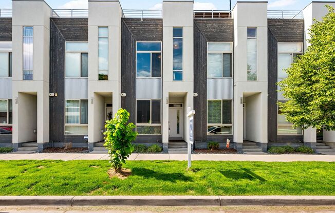 Modern 2BD, 2BA LoHi Townhome with Rooftop Deck