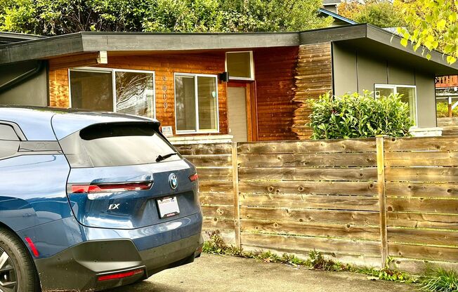 Stylish 4-Bed, 3-Bath Home in South Seattle