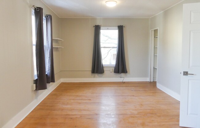 6 beds, 2 baths, $5,250, Unit 313 Farm St