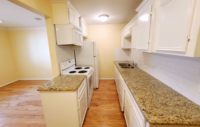 1 Bedroom, 1 Bath Apartment in  Historic Munger Place!!