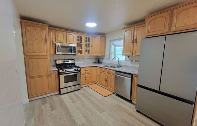 Newly remodeled 5 bedroom 2 bath home in Lakewood