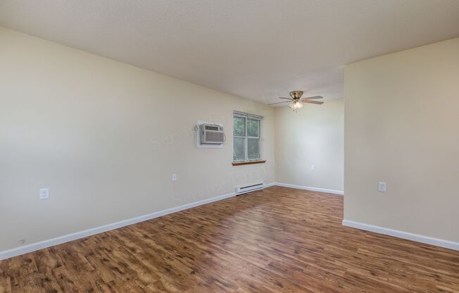 1 bed, 1 bath, 650 sqft, $795, Unit 12