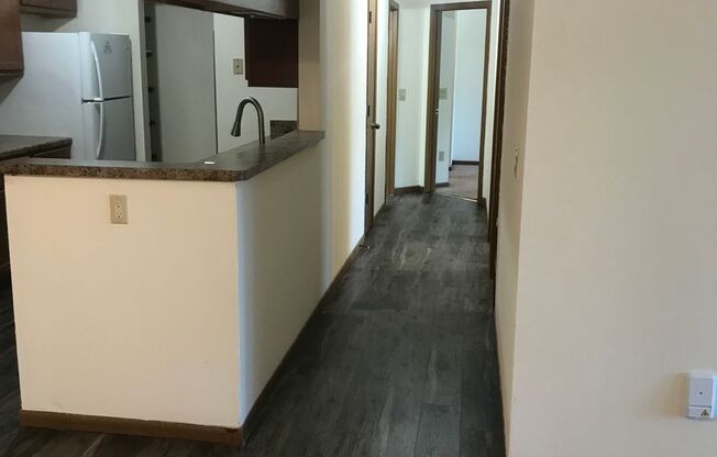 3 beds, 1 bath, 1,040 sqft, $1,695, Unit 3156-306