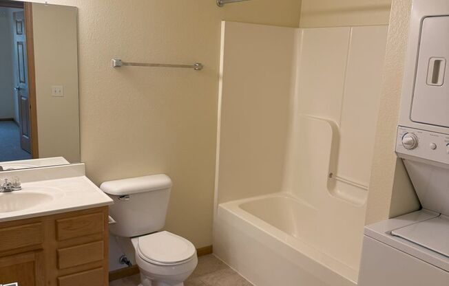 2 beds, 2 baths, 986 sqft, $998, Unit AC07N