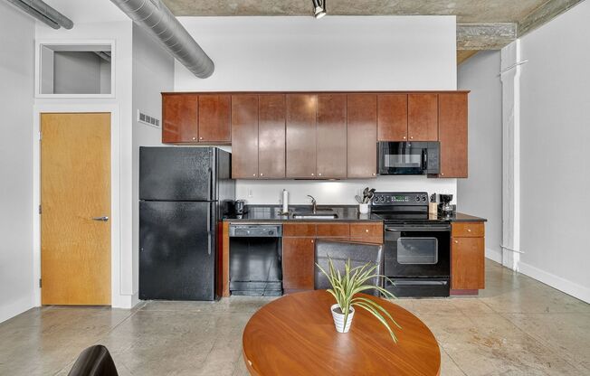 Studio, 1 bath, 610 sqft, $1,345, Unit 110-602