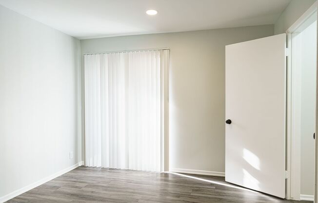1 bed, 1 bath, 695 sqft, $1,698, Unit 201