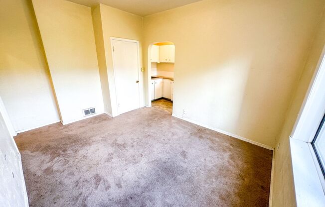 Studio, 1 bath, 400 sqft, $1,395, Unit 08