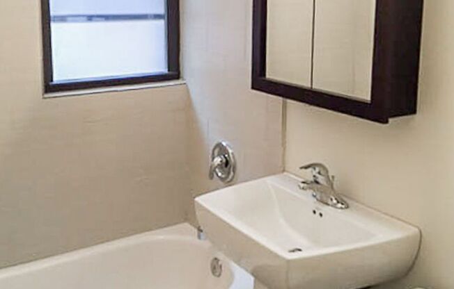 Studio, 1 bath, 435 sqft, $1,595, Unit 518-213