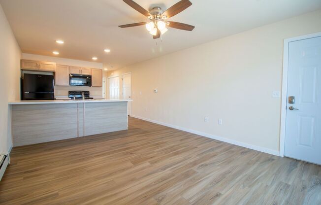 1 bed, 1 bath, 653 sqft, $1,274, Unit EC 4225-14
