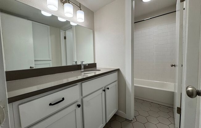 2 beds, 1 bath, 900 sqft, $1,499, Unit ELP2202-234