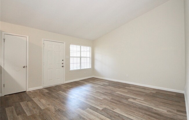 624 GREENLAWN BLVD