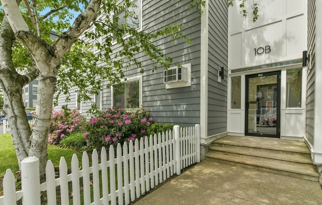 2 beds, 2 baths, 1,060 sqft, $3,700, Unit 106