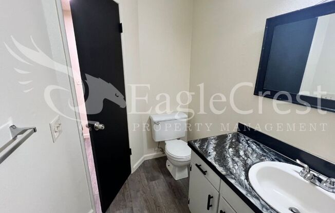 2 beds, 1 bath, $1,050, Unit 1027H