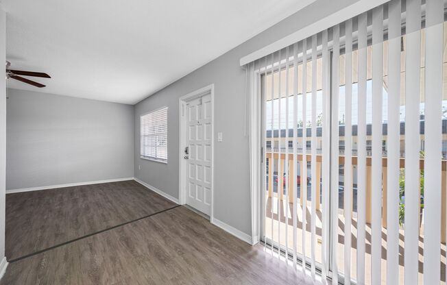 2 beds, 1 bath, 740 sqft, $1,395, Unit 211