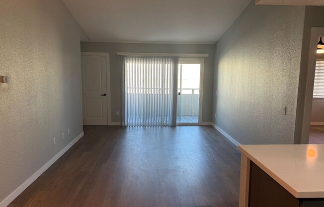 2 beds, 2 baths, 910 sqft, $2,680, Unit 1J