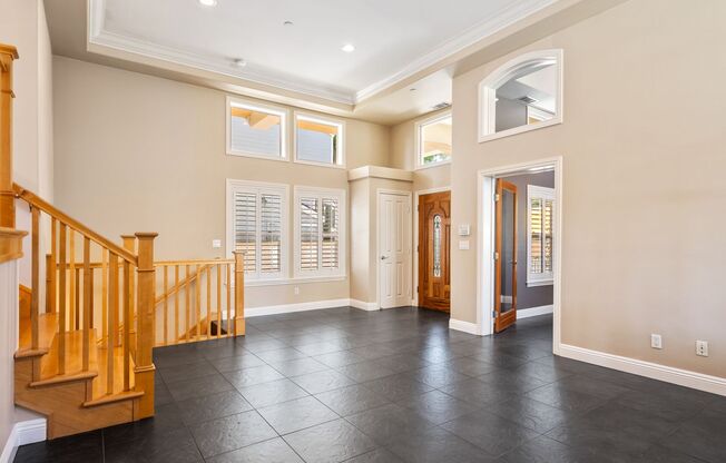Spacious detached townhome available in South Redondo Beach