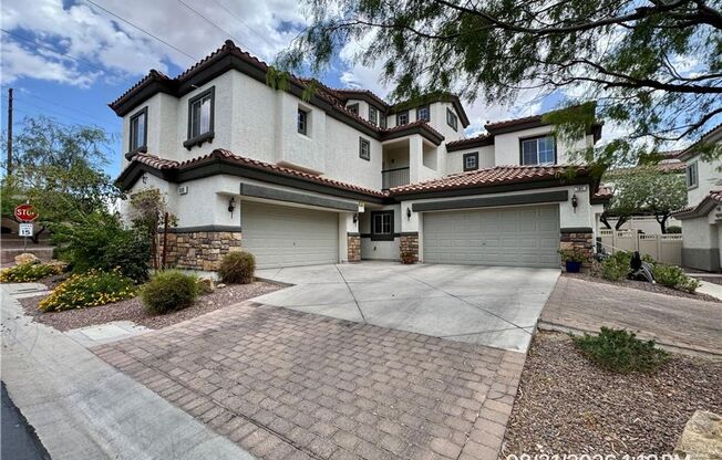 3-Bedroom Henderson Townhouse with Private Backyard