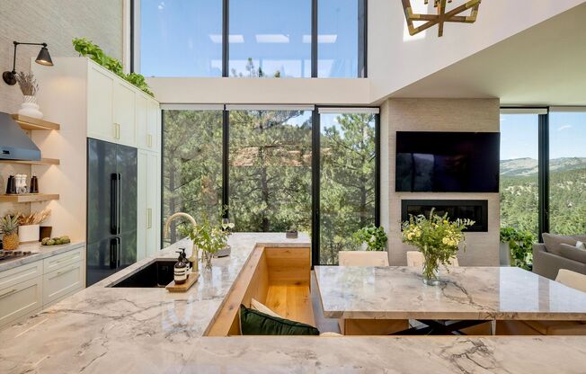 Private Foothills Sanctuary Minutes from Downtown | 5BD/4.5BA | Unlimited Views