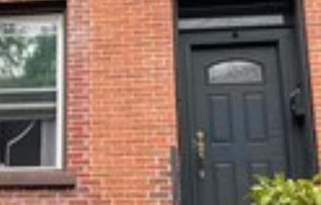 281 MONMOUTH ST
