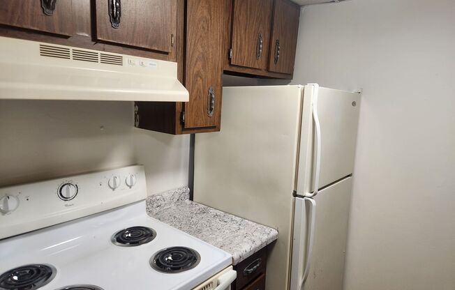 Studio, 1 bath, 500 sqft, $750, Unit #9