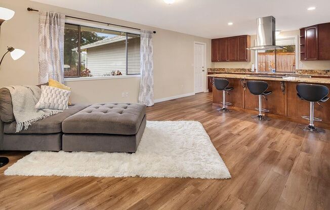 3bd/1.75ba Redmond Home