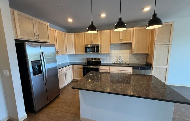 1 bed, 1 bath, 753 sqft, $1,805, Unit #303
