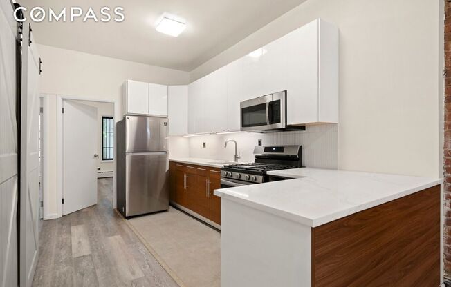 2 beds, 1 bath, 814 sqft, $3,200, Unit 1