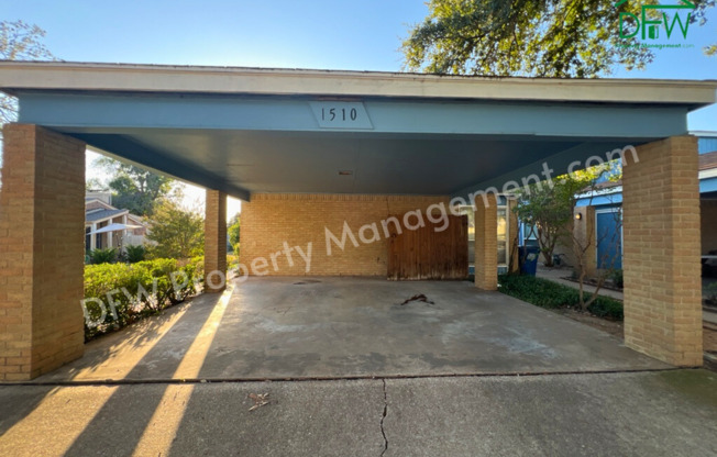 Charming 3-Bedroom Duplex in Euless with Covered Patio