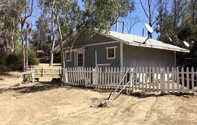 Cozy 1 Bed/1 Bath Countryside Home With Scenic Views In Aguanga!