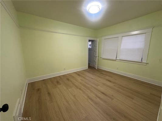 1054 W 46 ST