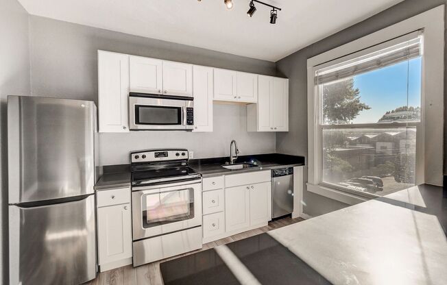 1 bed, 1 bath, 602 sqft, $1,874, Unit 301